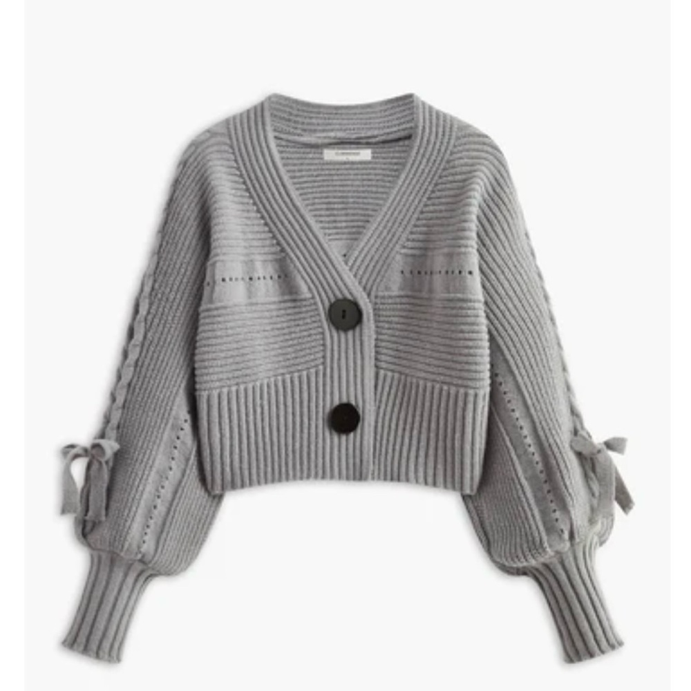 NEW WITH TAGS Cable Knit V-Neck Button Cardigan